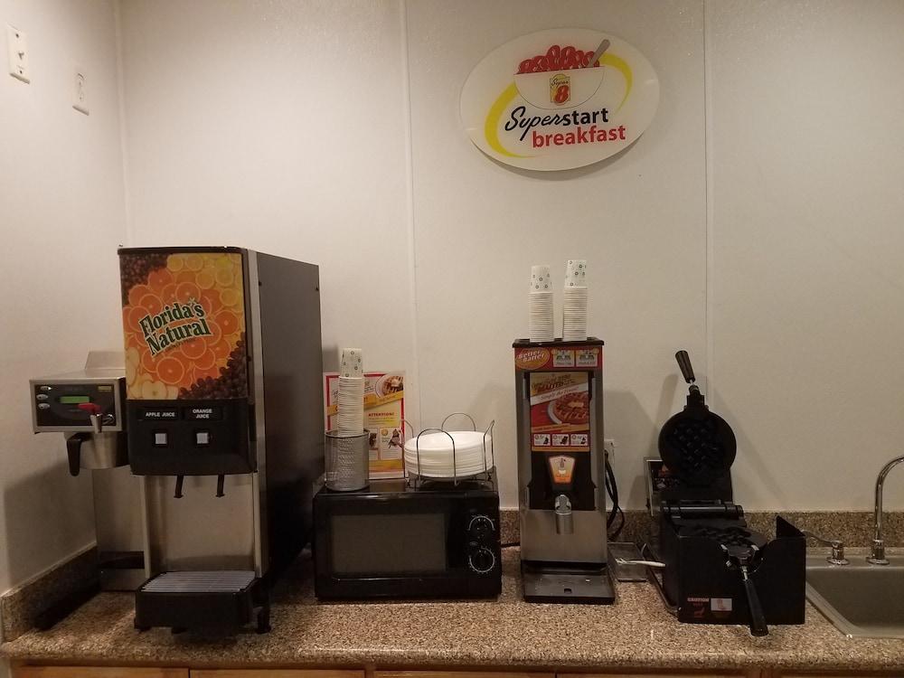 Super 8 By Wyndham Rowlett East Dallas Area