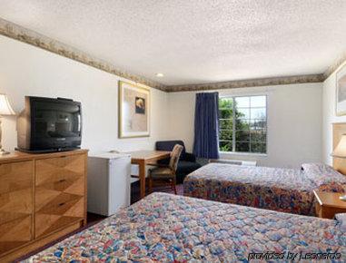 Super 8 By Wyndham Rowlett East Dallas Area Garland