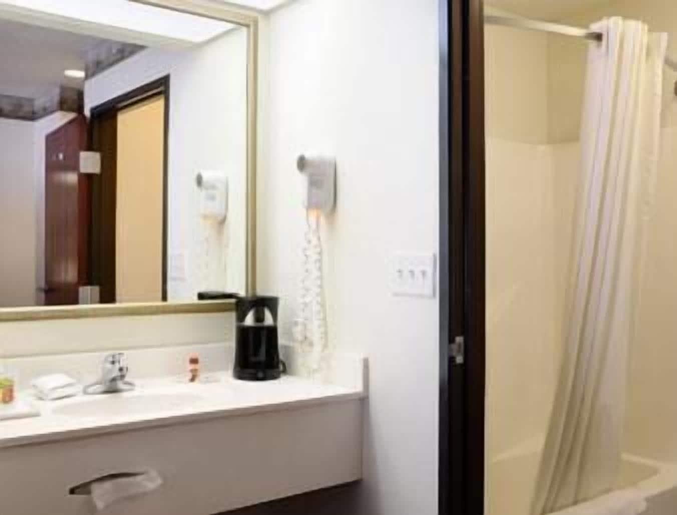 Super 8 By Wyndham Rowlett East Dallas Area Hotel