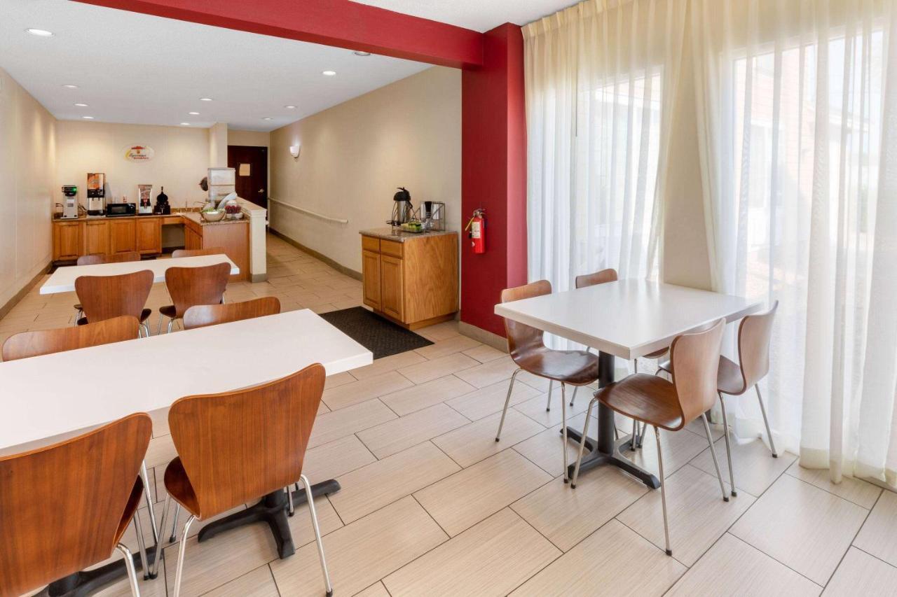 Super 8 By Wyndham Rowlett East Dallas Area Hotel 2*