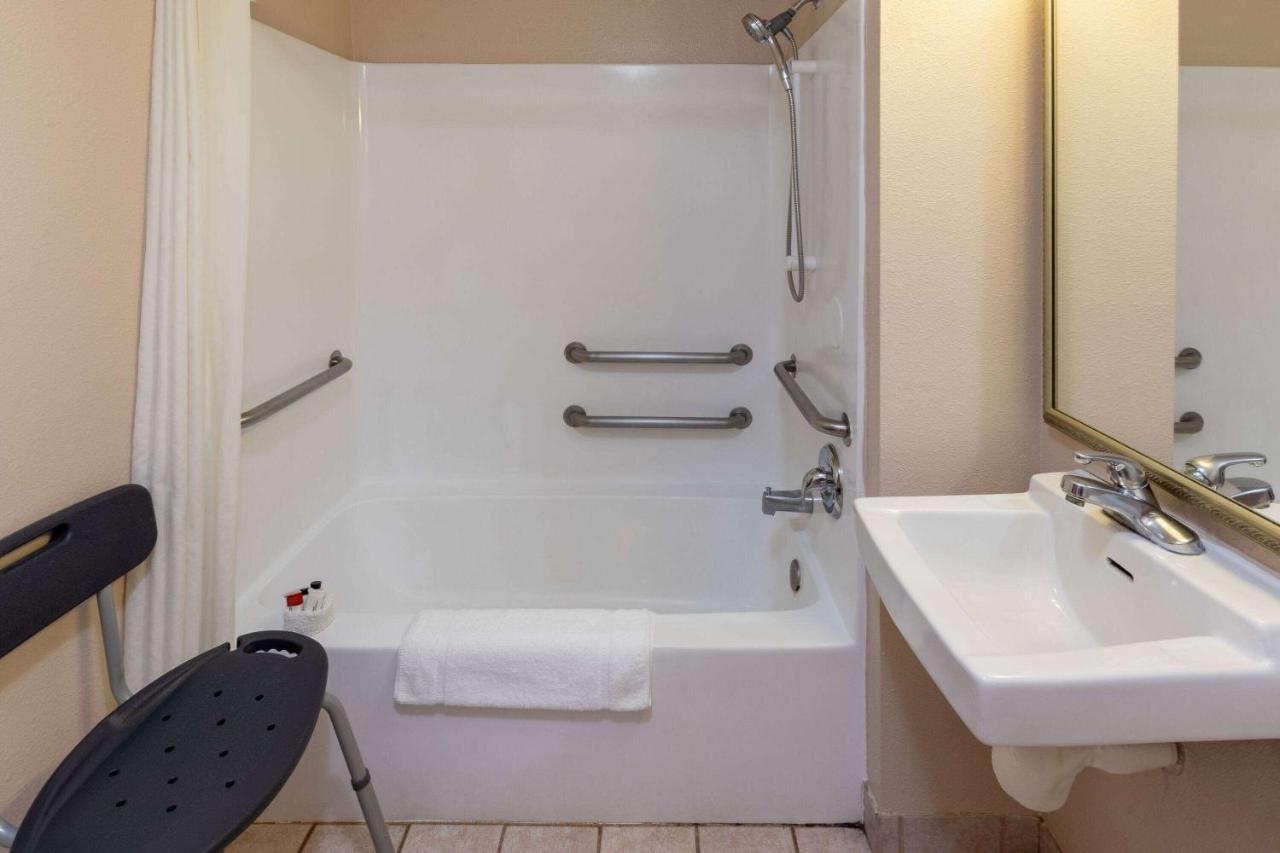 Super 8 By Wyndham Rowlett East Dallas Area Hotel Garland
