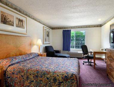Super 8 By Wyndham Rowlett East Dallas Area Hotel
